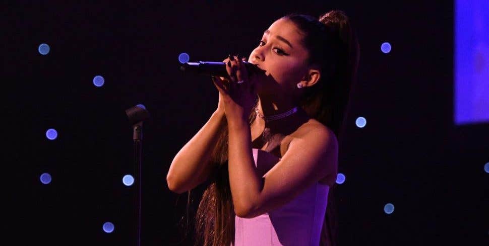 Ariana Grande Does a Surprise Performance With Barbra Streisand