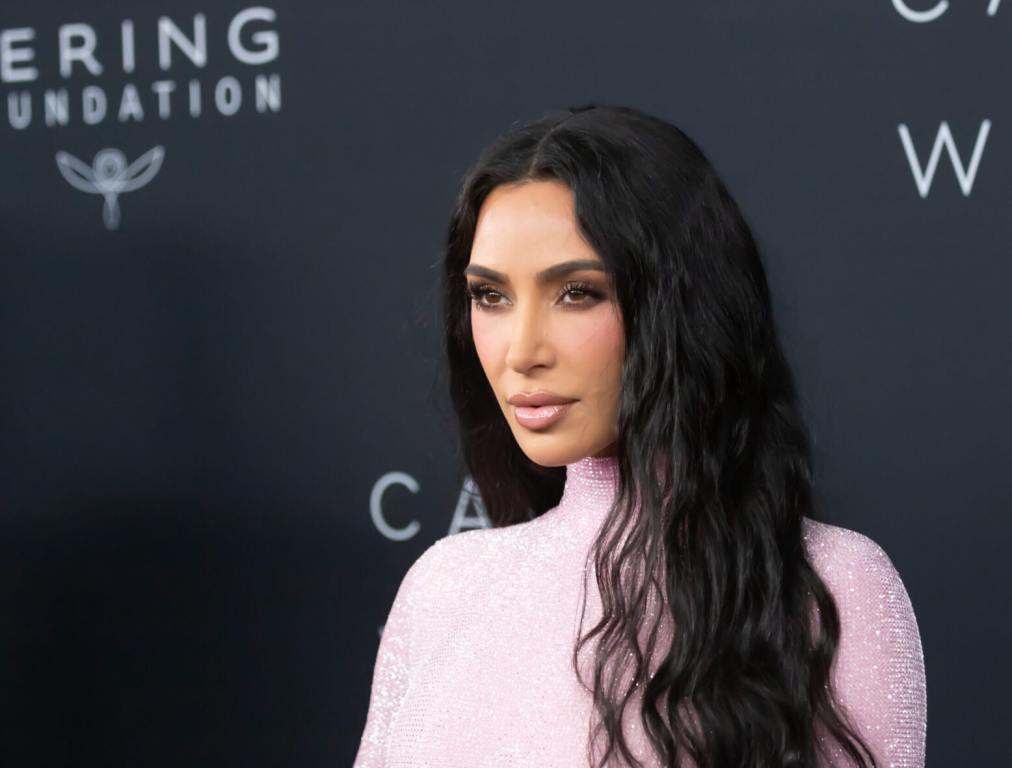 Kim Kardashian Unrecognizable With Buzz Cut And Thin Eyebrows